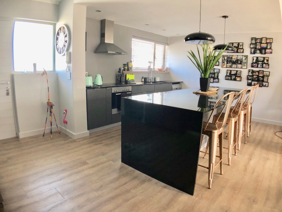 2 Bedroom Property for Sale in Sea Point Western Cape